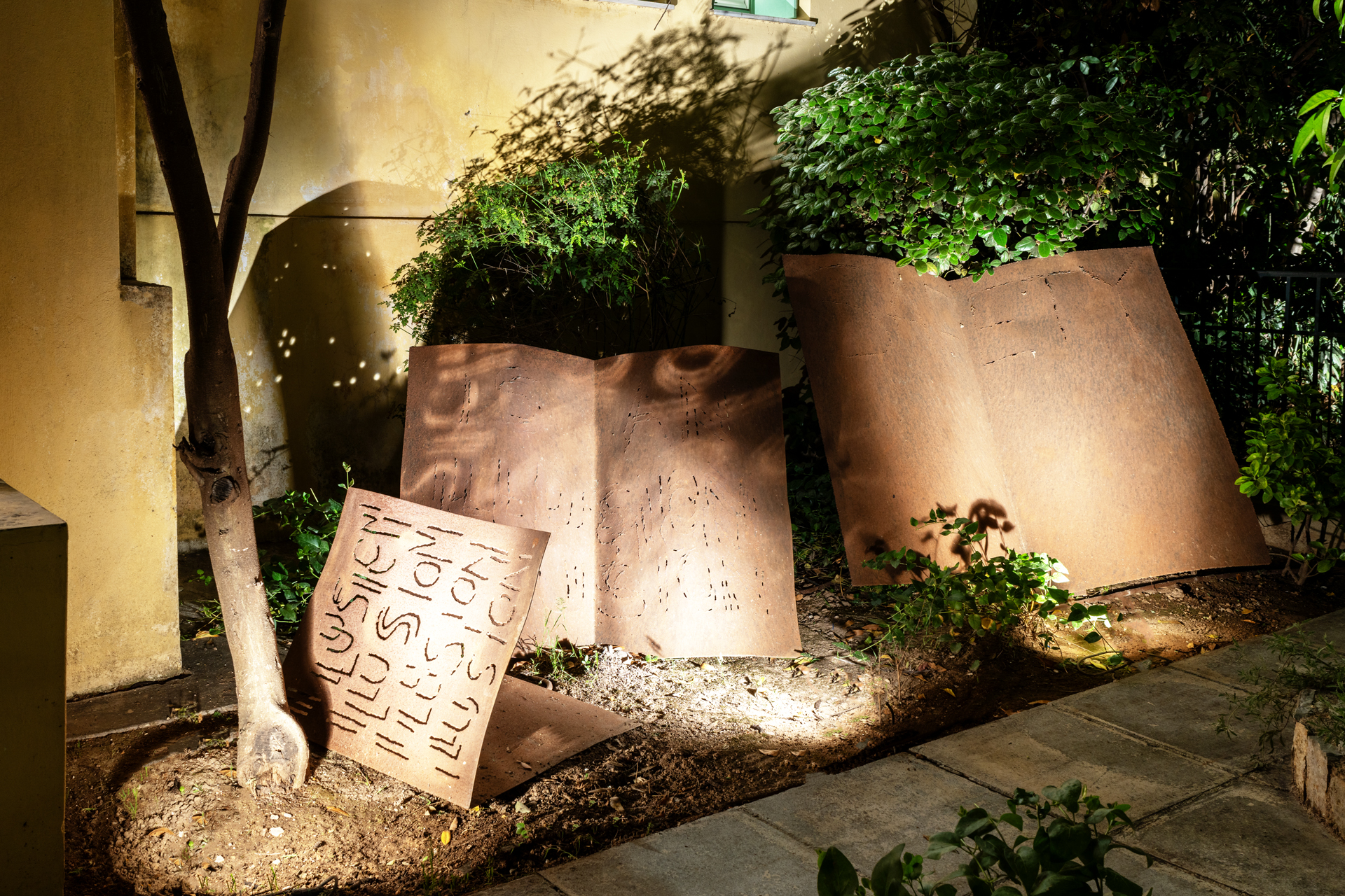 alexandra-athanassiades-artflyer-5-7-5