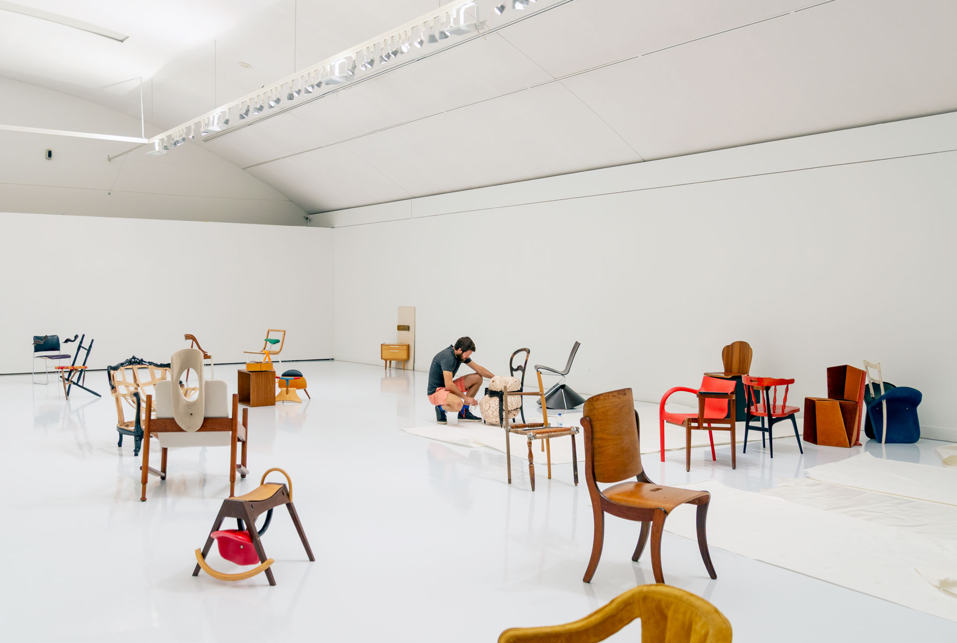 martino-gamper-barbapapa-in-vienna-benaki-museum-artflyer